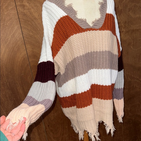 Miracle Multicolor V-Neck Fringed Sweater - Picture 3 of 7